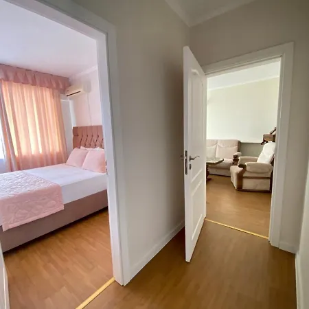 Apartmán Wild Cherry 2 Bedroom Economy-1 *